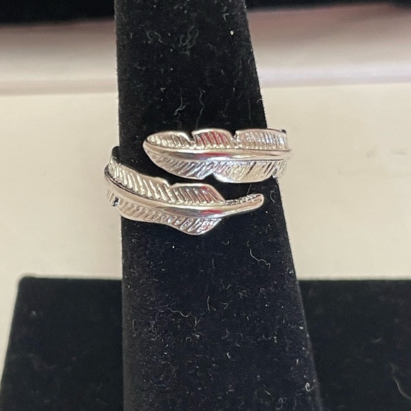 Silver Feather Adjustable Ring - Picture 4 of 7